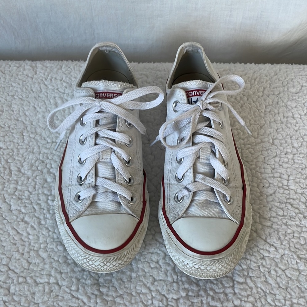 Converse Sneakers Size 6.5